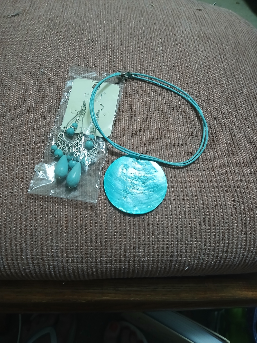 Turquoise Disc Necklace and Drop Earrings Set - Women's Jewelry